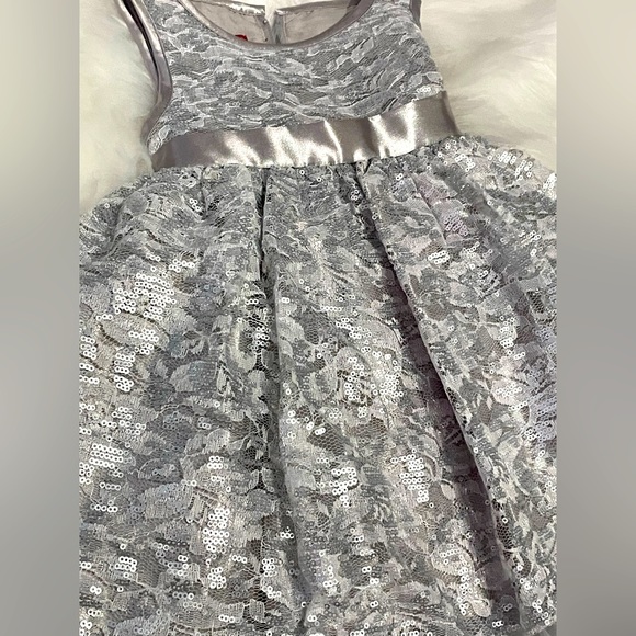 Girls 2T gown dress - Picture 5 of 6